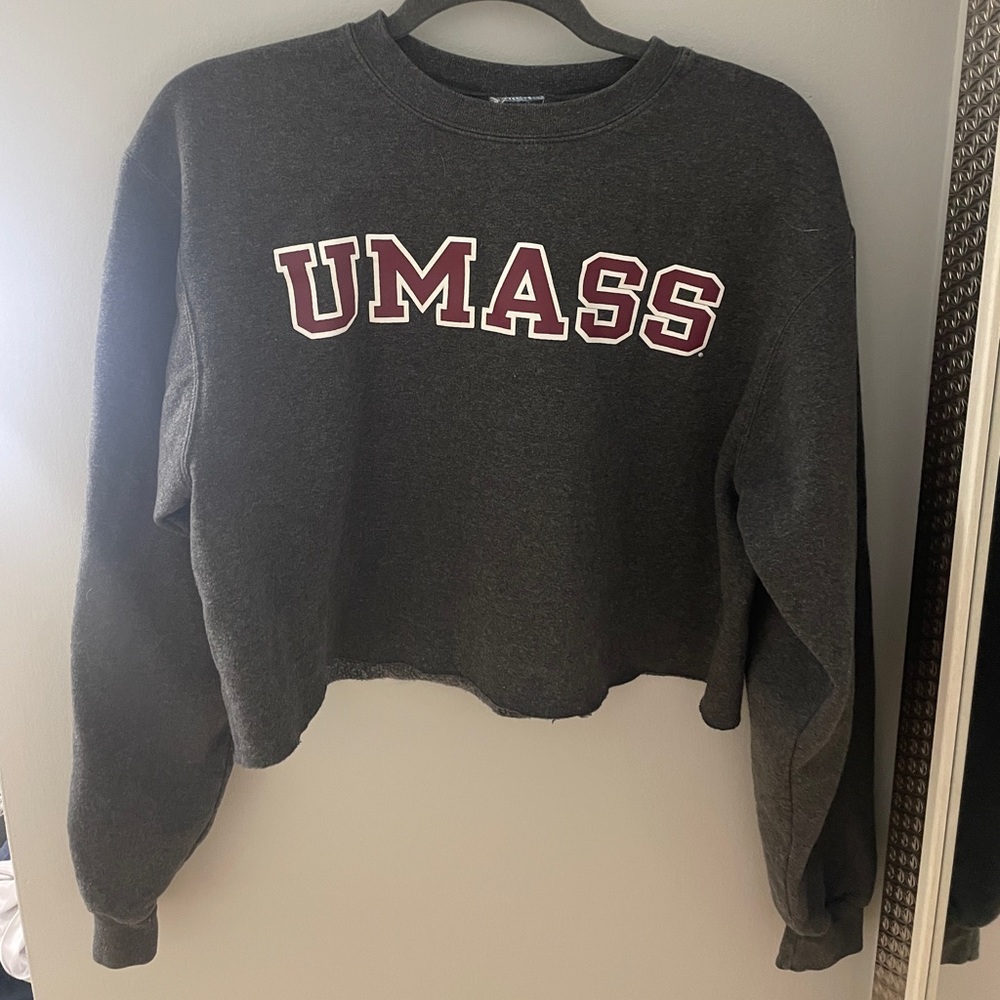 UMass Cropped Sweatshirt